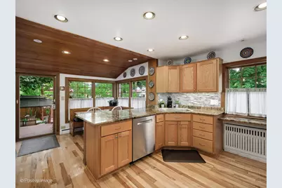 2500 W Farwell Avenue, Chicago, IL 60645 - Photo 20