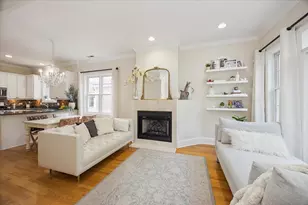 1951 W Melrose St, Chicago, IL 60657 - Photo 2