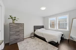221 S Maple Ave, Oak Park, IL 60302 - Photo 12