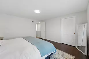 221 S Maple Ave, Oak Park, IL 60302 - Photo 16