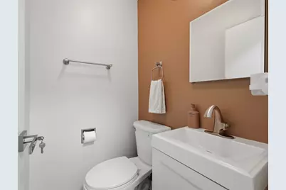 221 S Maple Avenue #C, Oak Park, IL 60302 - Photo 14