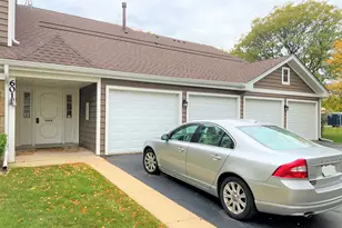 601 Hanover Ct, Schaumburg, IL 60194 - Photo 1