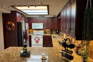 650 Whitney Ct, Gurnee, IL 60031 - Photo 10