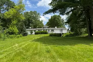 19903 McGuire Rd, Harvard, IL 60033 - Photo 2