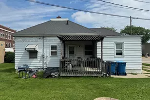 103 W Walnut St, Oglesby, IL 61348 - Photo 2