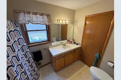 103 W Walnut Street, Oglesby, IL 61348 - Photo 10