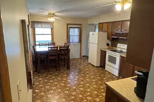 103 W Walnut St, Oglesby, IL 61348 - Photo 4