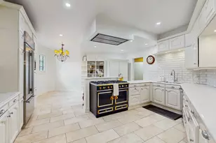 570 Hathaway Cir, Lake Forest, IL 60045 - Photo 10