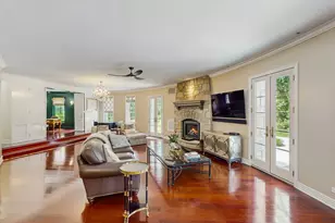 570 Hathaway Cir, Lake Forest, IL 60045 - Photo 6