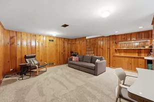 221 S Maple Ave, Oak Park, IL 60302 - Photo 18