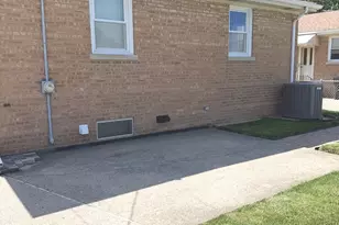 4047 Denley Ave, Schiller Park, IL 60176 - Photo 4