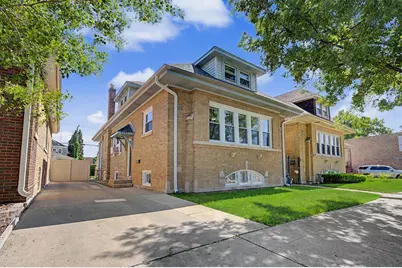 4945 W Addison Street, Chicago, IL 60641 - Photo 1