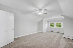 4945 W Addison St, Chicago, IL 60641 - Photo 30