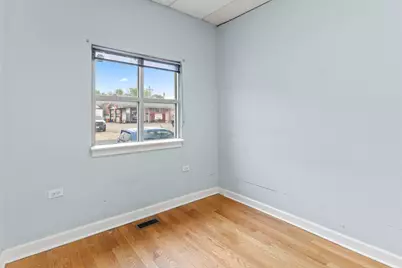 735 W 35th Street, Chicago, IL 60616 - Photo 16