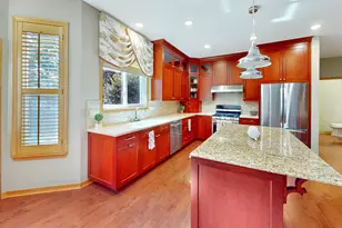 3510 High Hill Cir, Carpentersville, IL 60110 - Photo 4