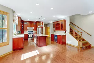 3510 High Hill Cir, Carpentersville, IL 60110 - Photo 2
