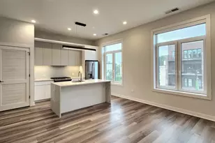1348 W Roscoe St, Chicago, IL 60657 - Photo 2
