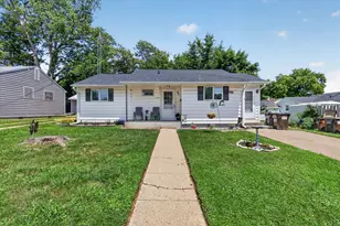 1204 W Violet St, Freeport, IL 61032 - Photo 1