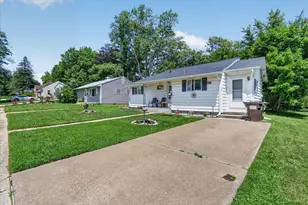 1204 W Violet St, Freeport, IL 61032 - Photo 4