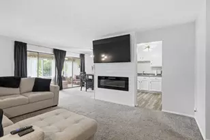 5 Crystal Ct, Pontiac, IL 61764 - Photo 2