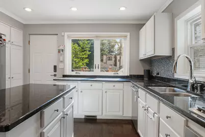 2527 N Washtenaw Avenue, Chicago, IL 60647 - Photo 8