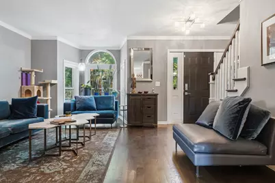 2527 N Washtenaw Avenue, Chicago, IL 60647 - Photo 2