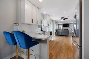 25W055 Canary Ct, Naperville, IL 60540 - Photo 6
