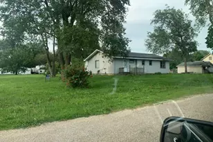 103 E 5th St, Kaneville, IL 61778 - Photo 2