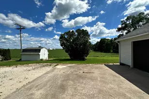 5827 Garden Plain Rd, Fulton, IL 61252 - Photo 28