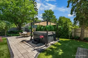 72 W Irving Park Rd, Roselle, IL 60172 - Photo 24