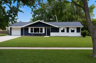 1927 Warwick Ln, Schaumburg, IL 60193 - Photo 1