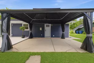 1927 Warwick Ln, Schaumburg, IL 60193 - Photo 30