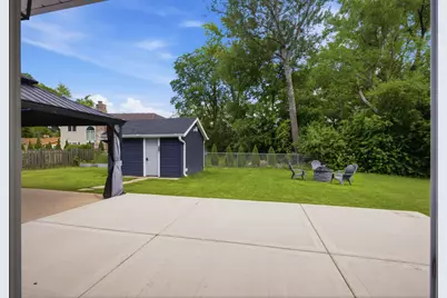 1927 Warwick Lane, Schaumburg, IL 60193 - Photo 32
