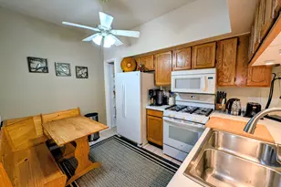 1339 Cranbrook Ct, Schaumburg, IL 60193 - Photo 6