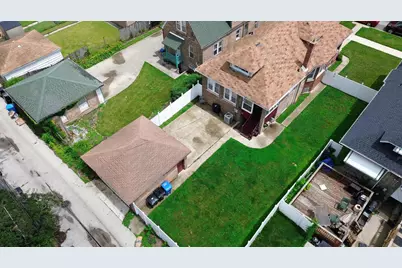 8126 S Chappel Avenue, Chicago, IL 60617 - Photo 2