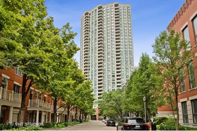 501 N Clinton Street #704, Chicago, IL 60654 - Photo 1