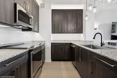 501 N Clinton Street #704, Chicago, IL 60654 - Photo 12