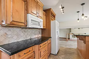 1133 N Thatcher Ln, Addison, IL 60101 - Photo 8