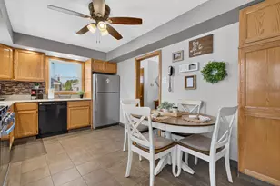 6109 S Neenah Ave, Chicago, IL 60638 - Photo 8