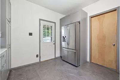 924 Prospect Street, Dekalb, IL 60115 - Photo 10