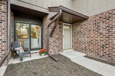 1534 Blackburn Street, Wheaton, IL 60189 - Photo 2