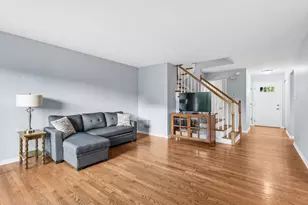 1534 Blackburn St, Wheaton, IL 60189 - Photo 6