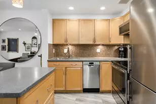 235 W Eugenie St, Chicago, IL 60614 - Photo 6