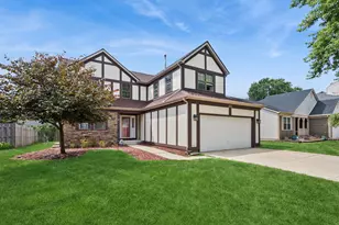 213 Campbell Dr, Bolingbrook, IL 60440 - Photo 2