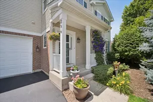 294 Larsdotter Ln, Geneva, IL 60134 - Photo 2