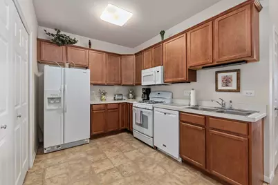 2692 Stone Circle #302, Geneva, IL 60134 - Photo 10