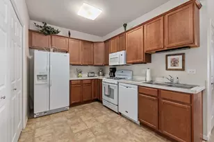2692 Stone Cir, Geneva, IL 60134 - Photo 10