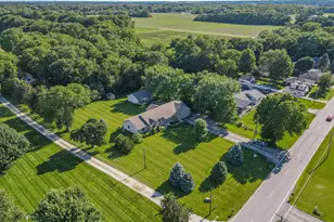 415 E Southmor Rd, Morris, IL 60450 - Photo 12