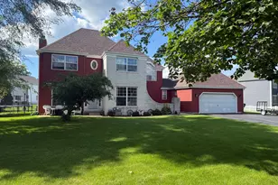 940 Beaver Pond Dr, Marengo, IL 60152 - Photo 2