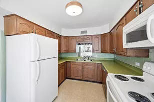 253 Northwood Rd, Riverside, IL 60546 - Photo 12